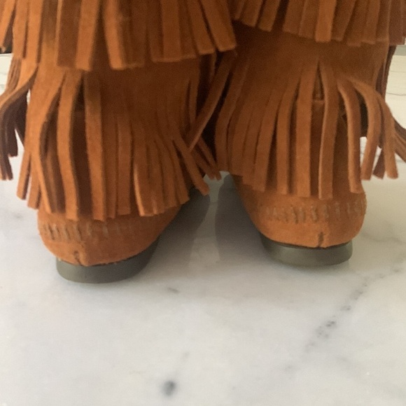 Minnetonka Leather Moccasin Boots 3 Layer Frayed  -Famous ! size 5 - Picture 5 of 8